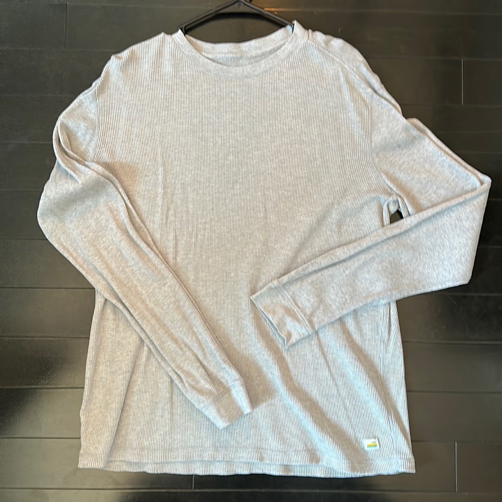 Vuori Men’s Long Sleeve Waffle crew - Large - Heather Grey